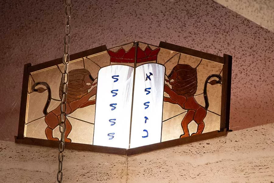 lions of judah stained glass above ark